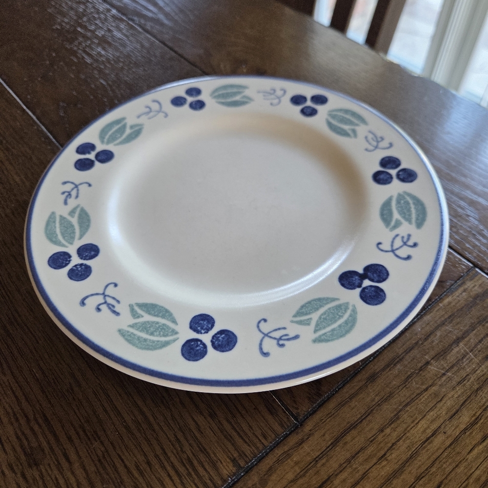 Pfaltzgraff "Blueberry" Lunch Plate